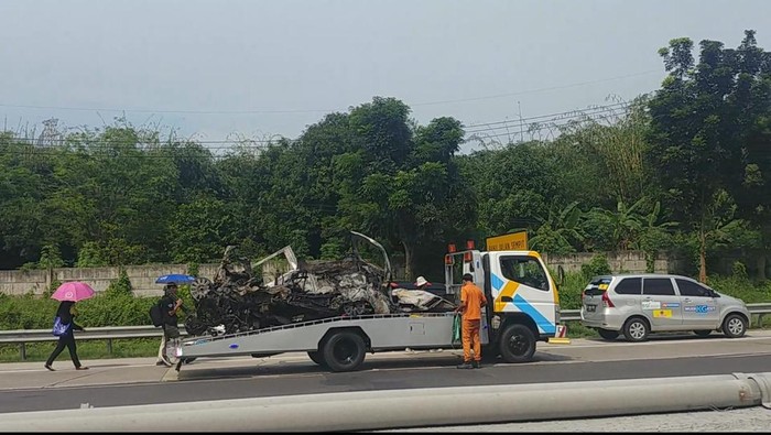 Identifikasi Korban Tragis: 13 Kantong Mayat Korban Kecelakaan Tol Japek Km 58