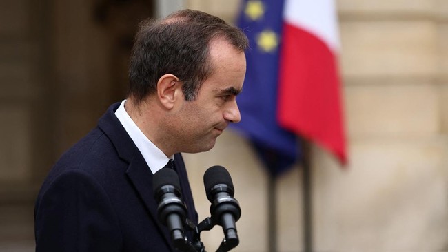PM Prancis Mundur Sebelum Sebulan Menjabat